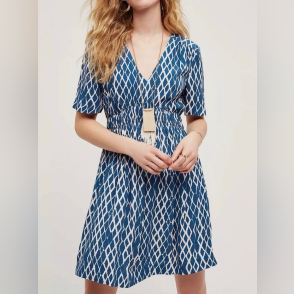 Anthropologie HD in Paris Archipelago Blue White V-Neck Dress Smocked Sz 12